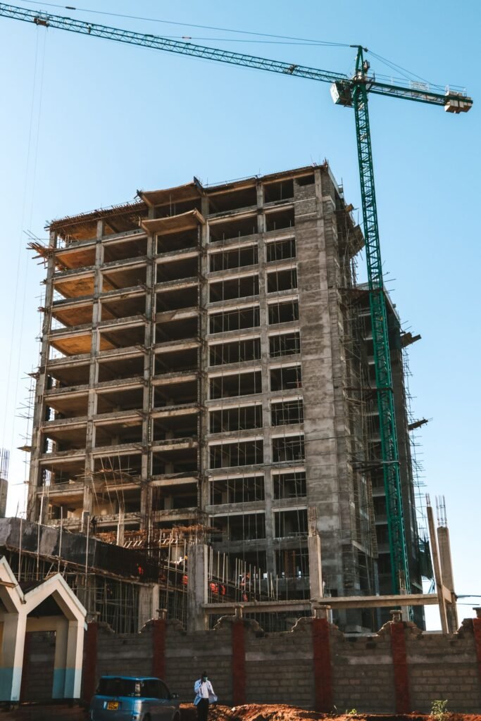 Prédio alto em construção