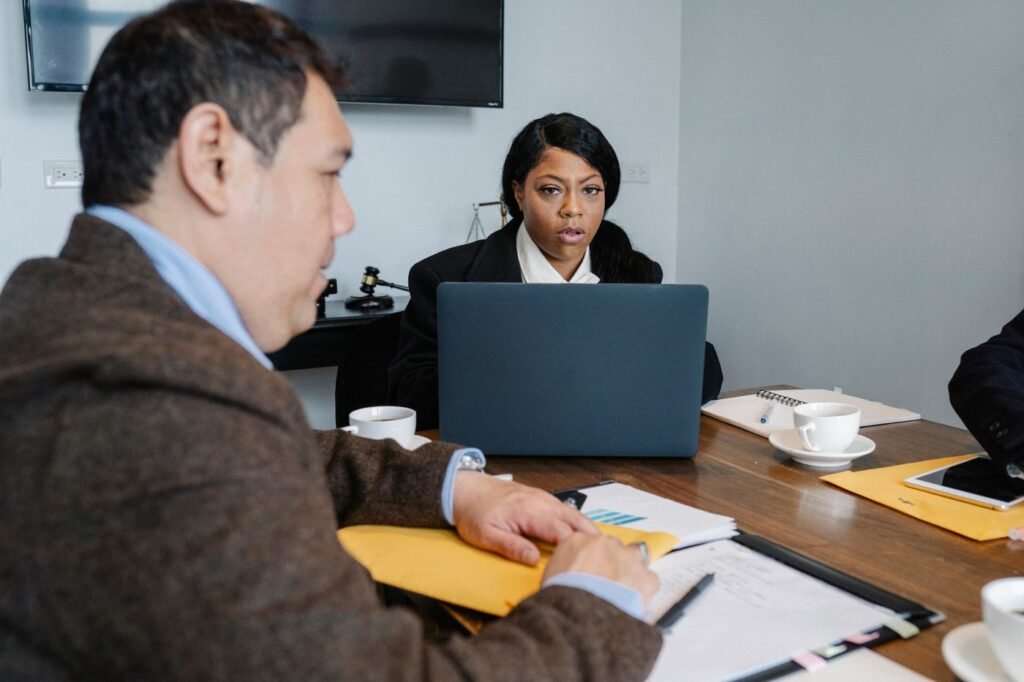 Reunião de sócios no escritório
