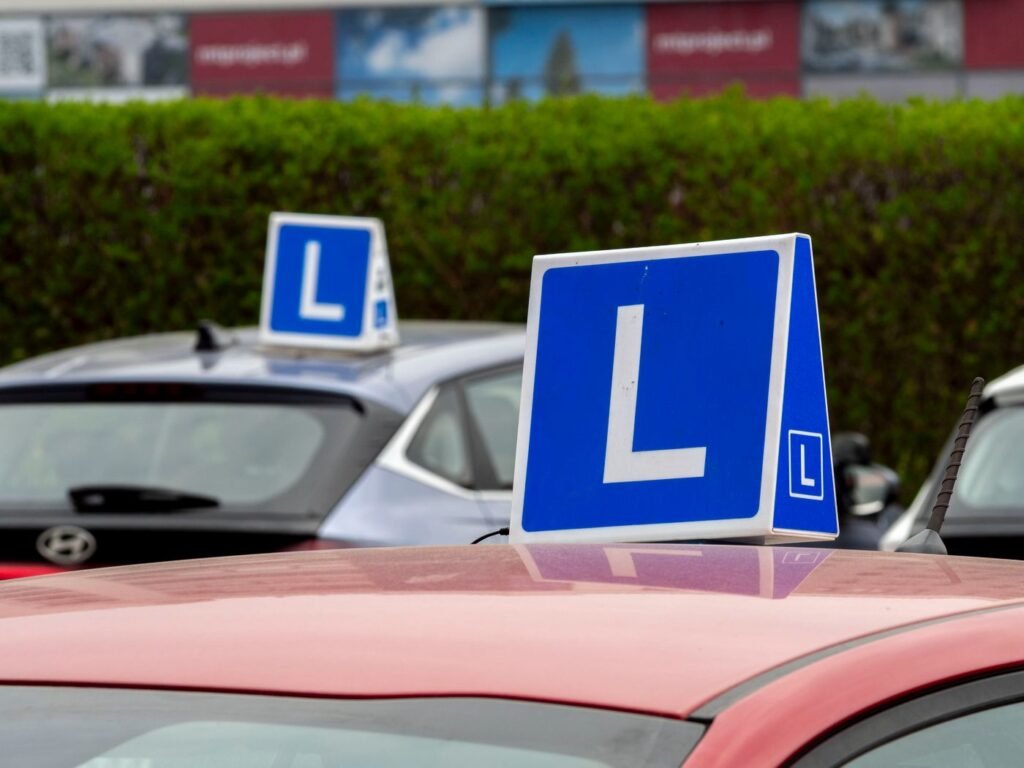 Motorista dirigindo